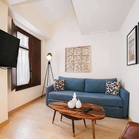 Aparthotel Debambu Atarazanas Malaga Zewnętrze zdjęcie